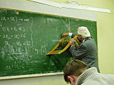 H&eacute;ctor dando clase en la facultad