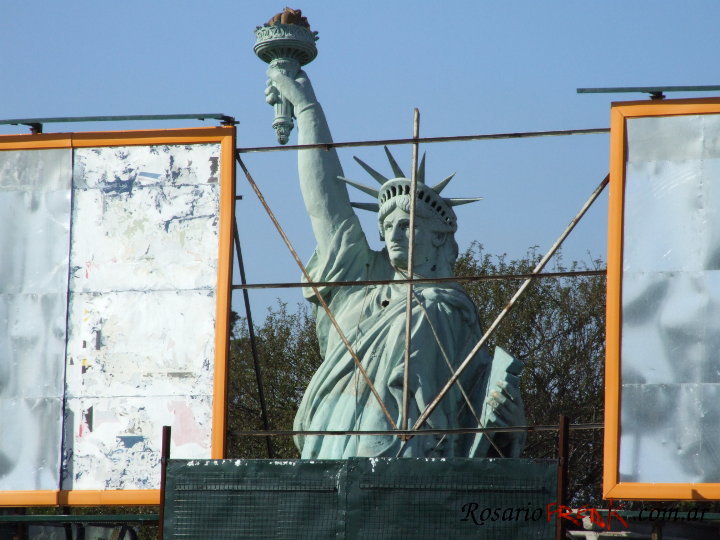 estatua-de-la-libertad-autopista.jpg