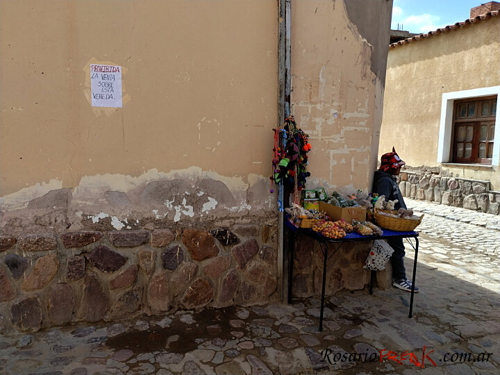 prohibida_la_venta_sobre_esta_vereda-humahuaca-202407.jpg